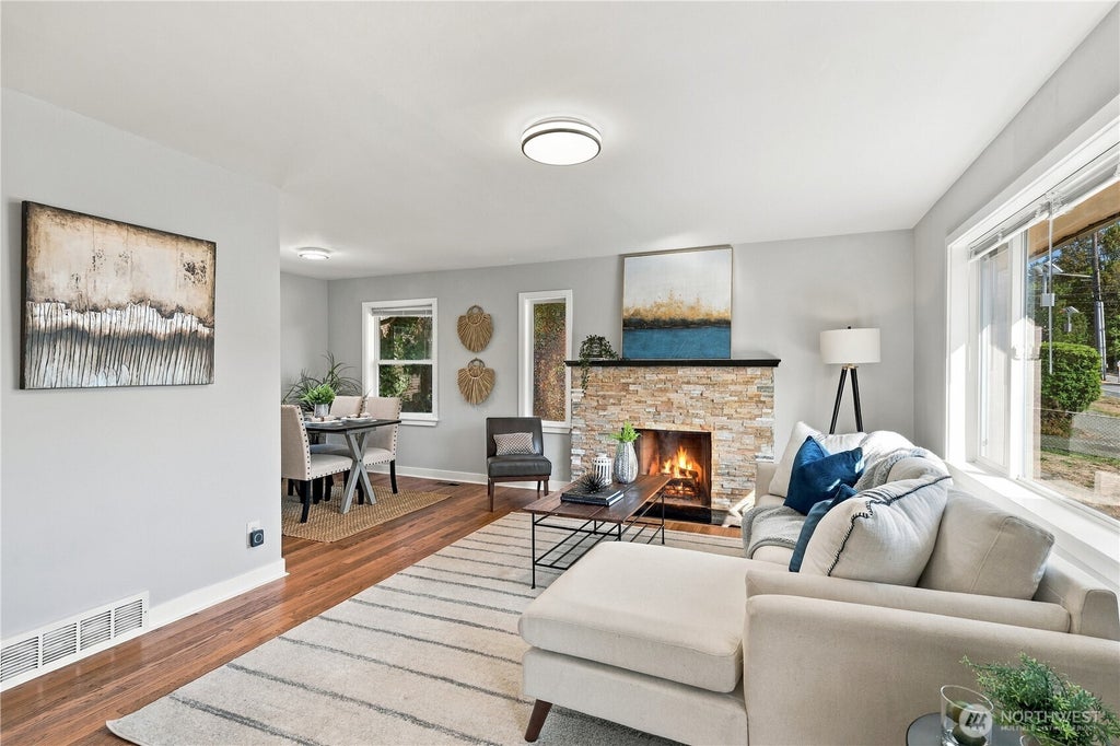 Photo of 1210 S Lucile Street, Seattle, WA 98108 (MLS # 2582678)