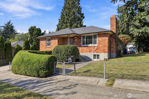Photo of 1210 S Lucile Street, Seattle, WA 98108 (MLS # 2582678)