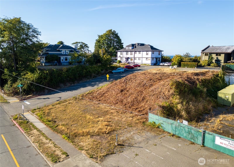999 E 1st Street