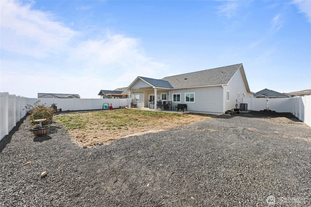 Photo of 2394 Chelan Street, Ephrata, WA 98823 (MLS # 2471899)