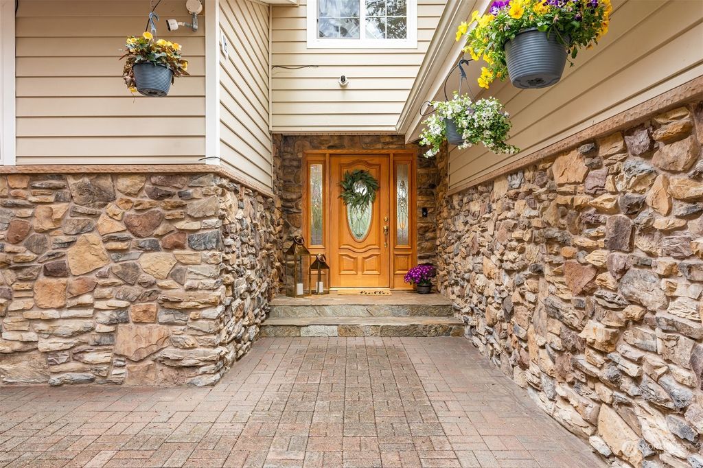 Photo of 30439 38th Avenue S, Auburn, WA 98001 (MLS # 2066984)