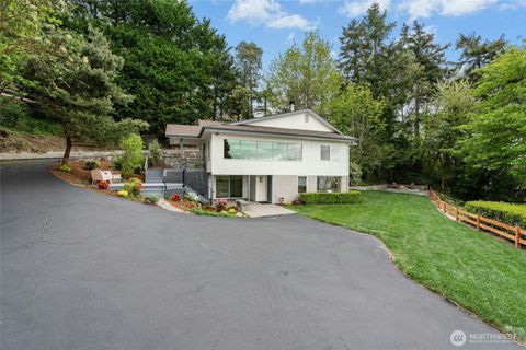 Photo of 8953 NE 116th Place, Kirkland, WA 98034 (MLS # 2512755)