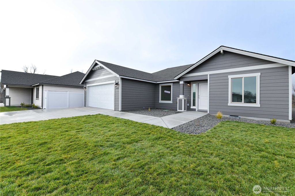 Photo of 4259 Sandy Court, Moses Lake, WA 98837 (MLS # 2463017)