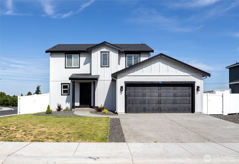 Photo of 605 N Oak Street, Tieton, WA 98947 (MLS # 2519066)