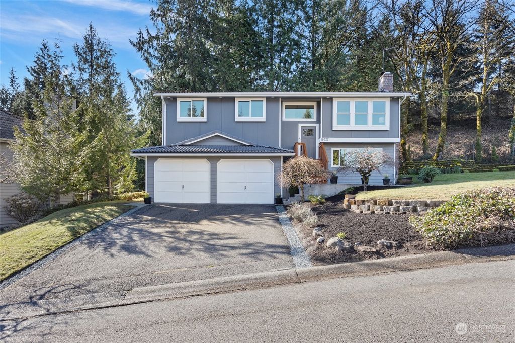Photo of 16627 SE 40th Place, Bellevue, WA 98008 (MLS # 2212690)