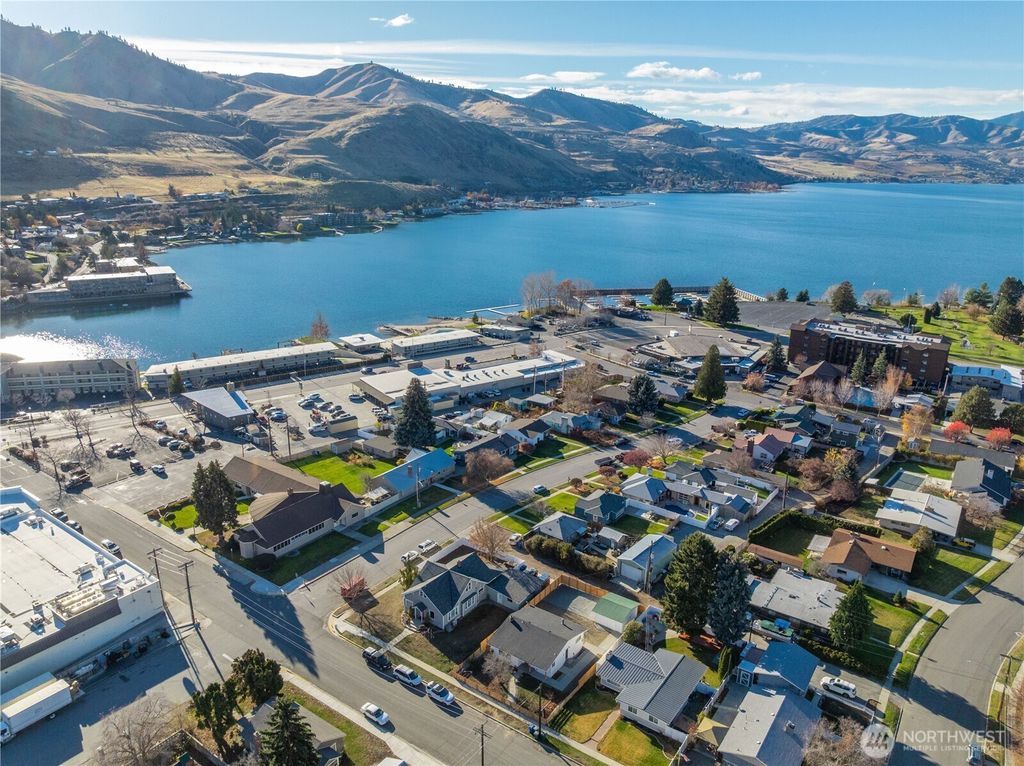 Photo of 409 N Cedar Street, Chelan, WA 98816 (MLS # 2459737)