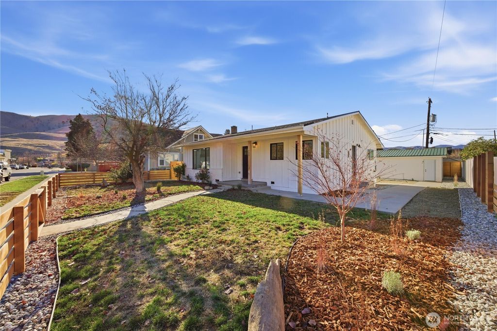 Photo of 409 N Cedar Street, Chelan, WA 98816 (MLS # 2459737)