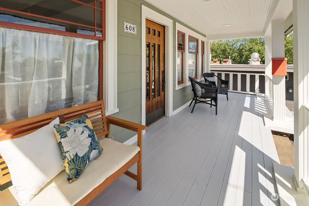 Photo of 608 N 44th Street, Seattle, WA 98103 (MLS # 2144159)