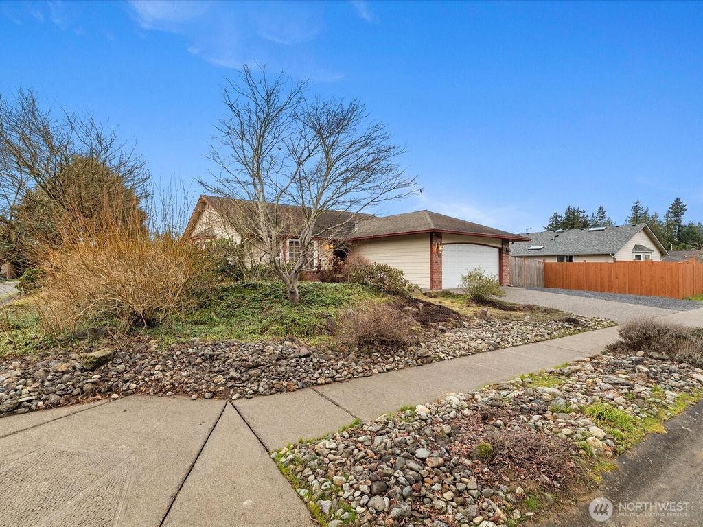 Photo of 5312 114th Place NE, Marysville, WA 98271 (MLS # 2473064)