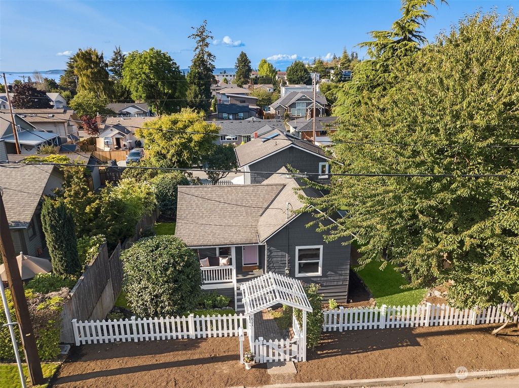 Photo of 621 Walnut Street, Edmonds, WA 98020 (MLS # 2140618)