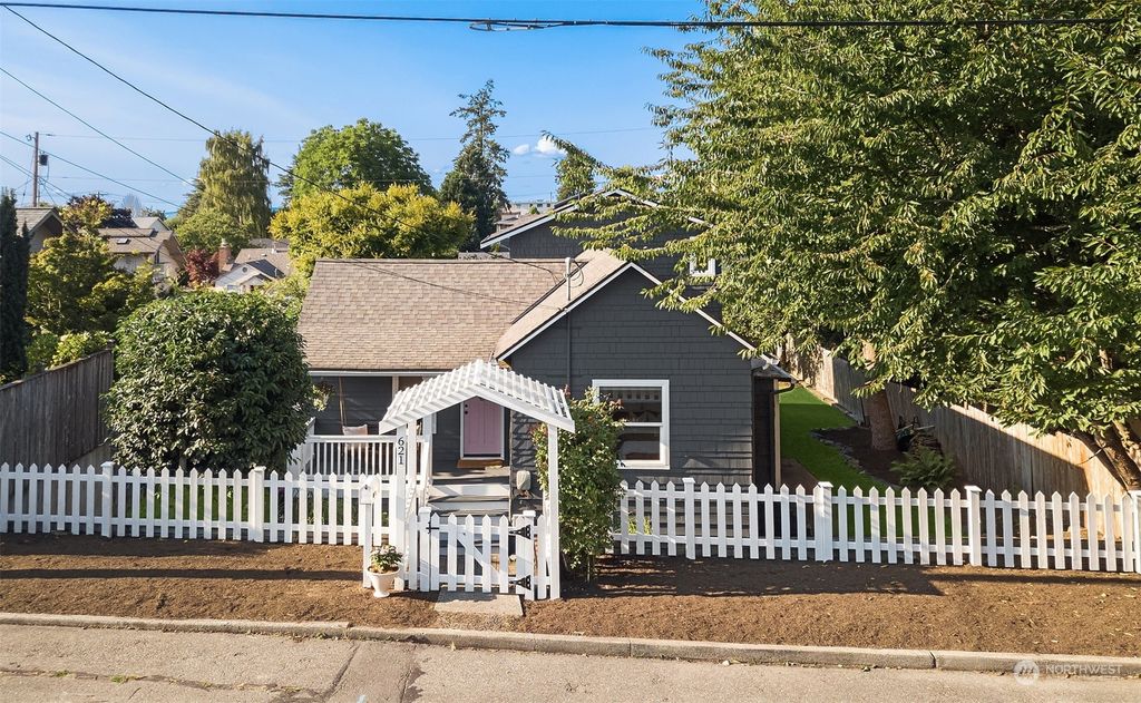 Photo of 621 Walnut Street, Edmonds, WA 98020 (MLS # 2140618)