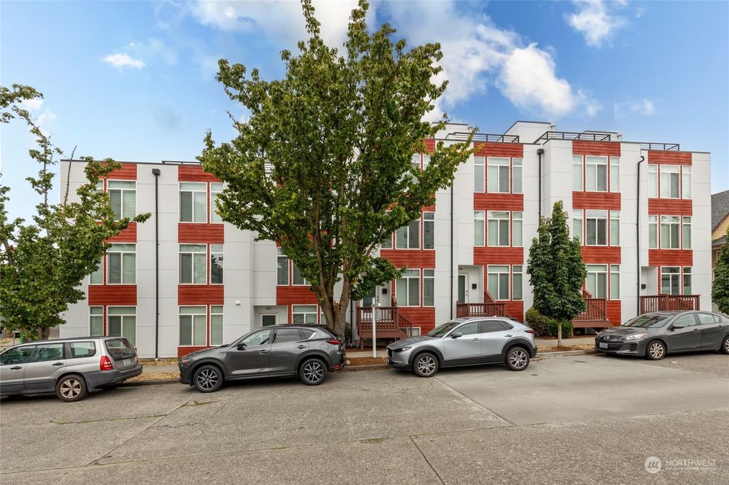 Photo of 420 NE 73rd Street, Seattle, WA 98115 (MLS # 2279399)