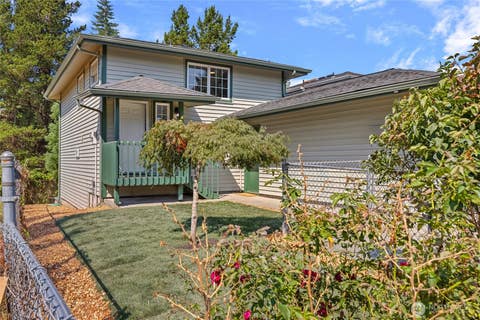 Photo of 9122 11th Place W, Everett, WA 98204 (MLS # 2570598)
