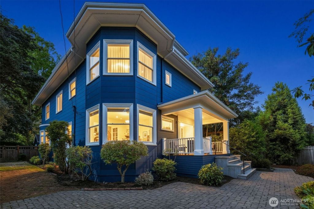 Photo of 803 15th Avenue E, Seattle, WA 98112 (MLS # 2429427)