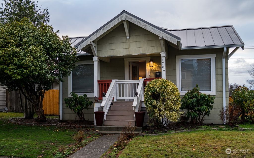 Photo of 1702 Rainier Avenue, Everett, WA 98201 (MLS # 2026527)