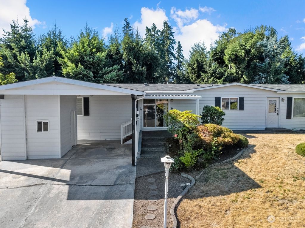 Photo of 2500 Alder Street #306, Milton, WA 98354 (MLS # 2162092)