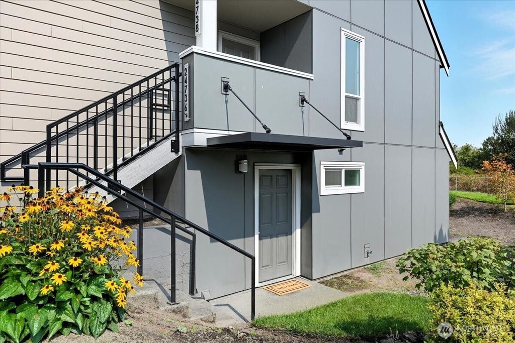 Photo of 24736 45th Place S #5-D2, Kent, WA 98032 (MLS # 2425293)