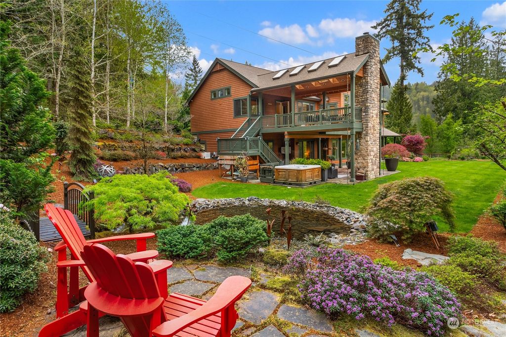 Photo of 14229 228th Avenue SE, Issaquah, WA 98027 (MLS # 2239670)