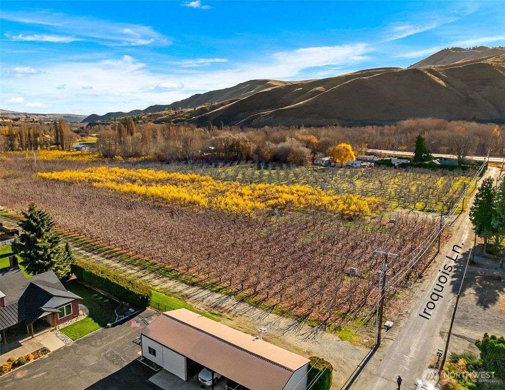 Photo of 3765 Iroquois Lane, Wenatchee, WA 98801 (MLS # 2457565)
