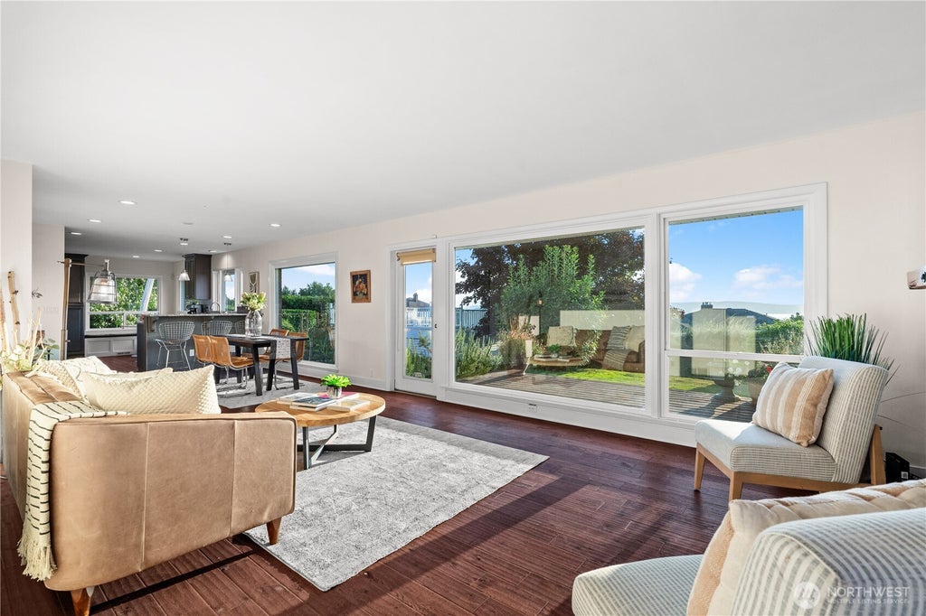 Photo of 920 S Ventura Drive, Tacoma, WA 98465 (MLS # 2571777)