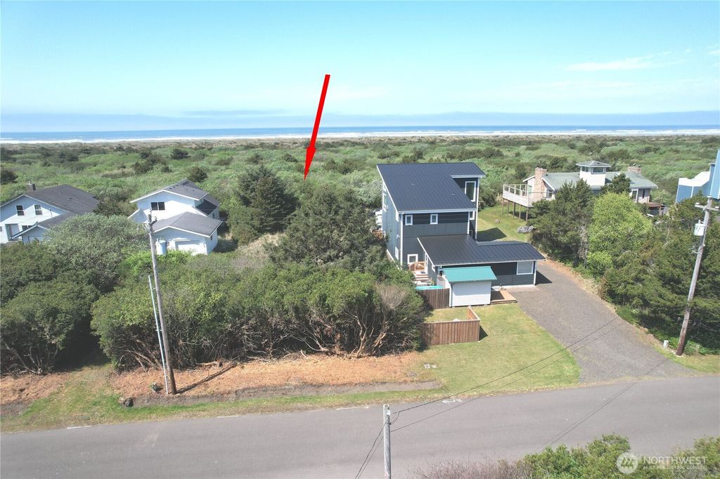 Photo of 263 Sand Dune Avenue SW, Ocean Shores, WA 98569 (MLS # 2518570)