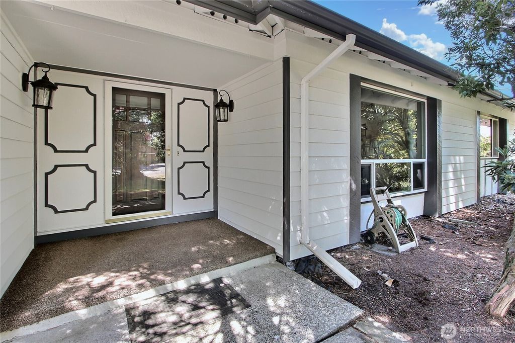 Photo of 28209 29th Avenue S, Federal Way, WA 98003 (MLS # 2402229)
