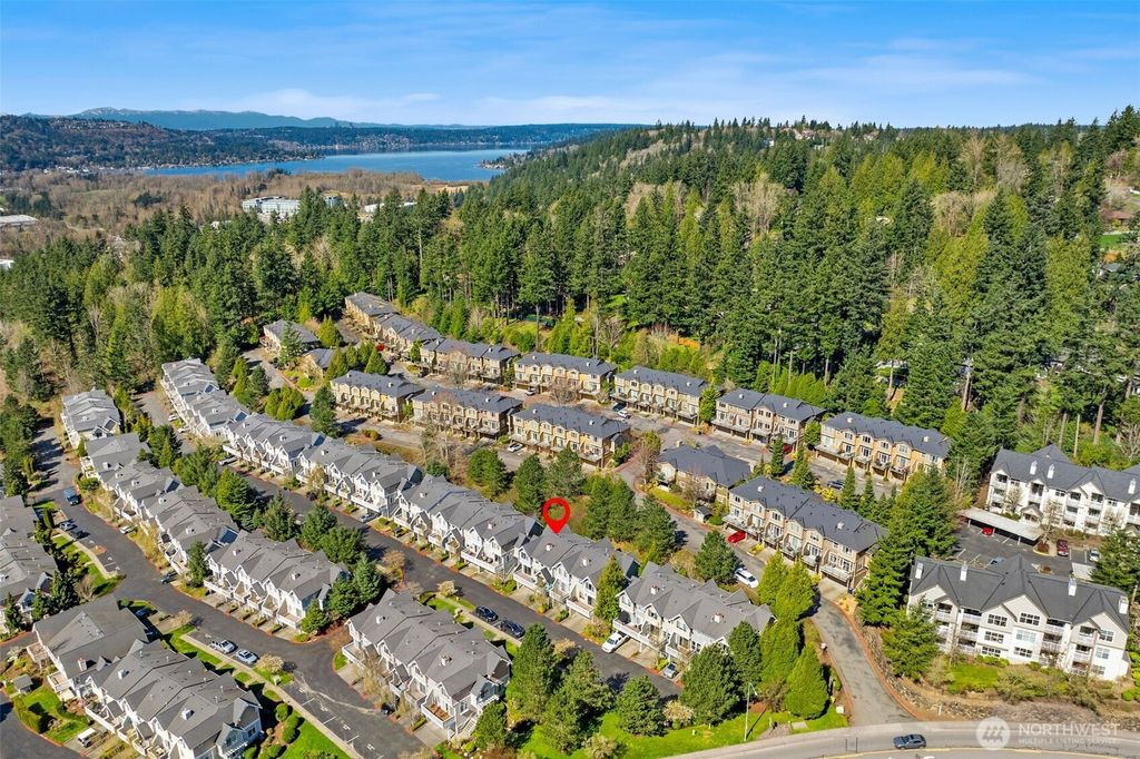 Photo of 23120 SE Black Nugget Road #E1, Issaquah, WA 98029 (MLS # 2500473)
