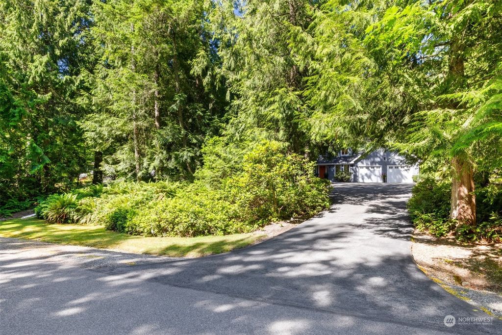 Photo of 14941 258th Avenue SE, Issaquah, WA 98027 (MLS # 2261903)