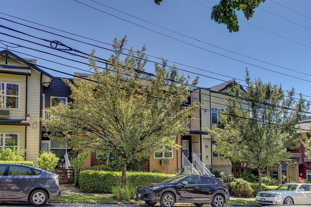 Photo of 1515 E Yesler Way #402, Seattle, WA 98122 (MLS # 2253034)