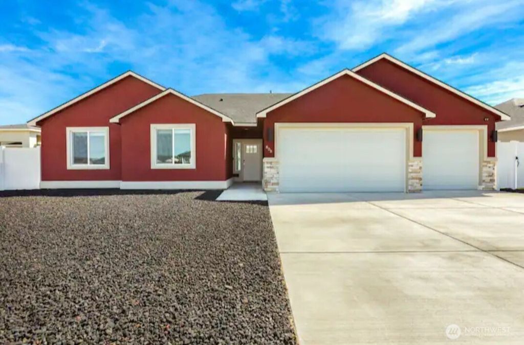 Photo of 808 Q Street SW, Quincy, WA 98848 (MLS # 2503019)