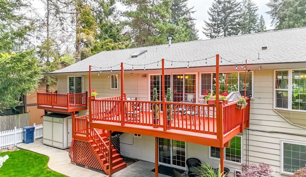 Photo of 32153 32nd Avenue SW, Federal Way, WA 98023 (MLS # 2367084)