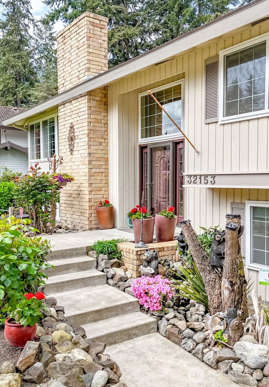 Photo of 32153 32nd Avenue SW, Federal Way, WA 98023 (MLS # 2367084)