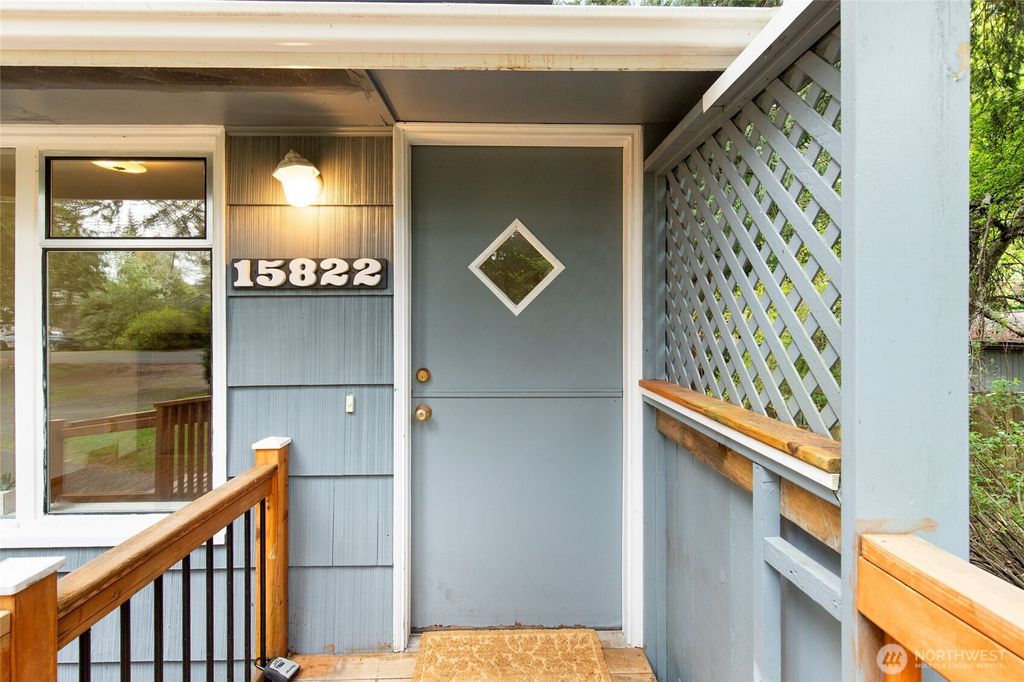 Photo of 15822 34th Avenue NE, Lake Forest Park, WA 98155 (MLS # 2510902)