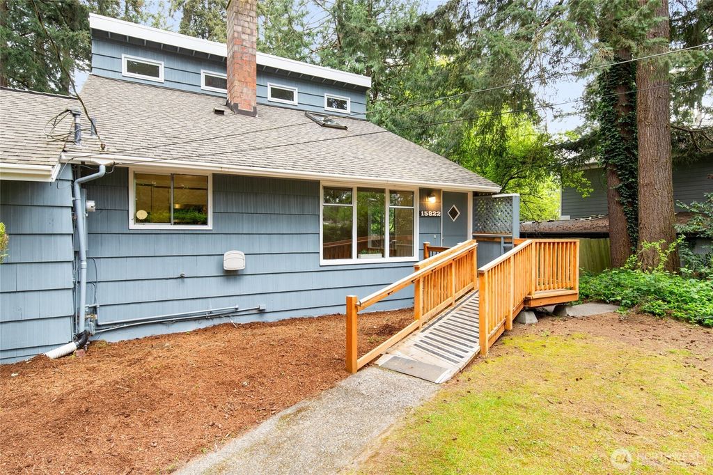 Photo of 15822 34th Avenue NE, Lake Forest Park, WA 98155 (MLS # 2510902)