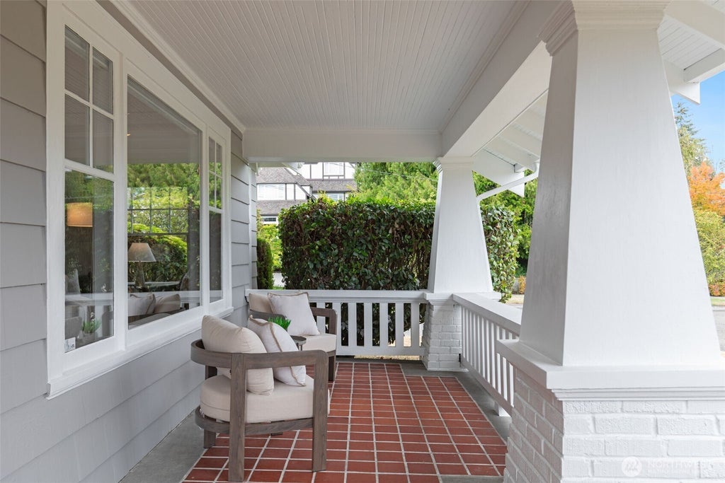 Photo of 1557 Thorndyke Avenue W, Seattle, WA 98199 (MLS # 2579251)