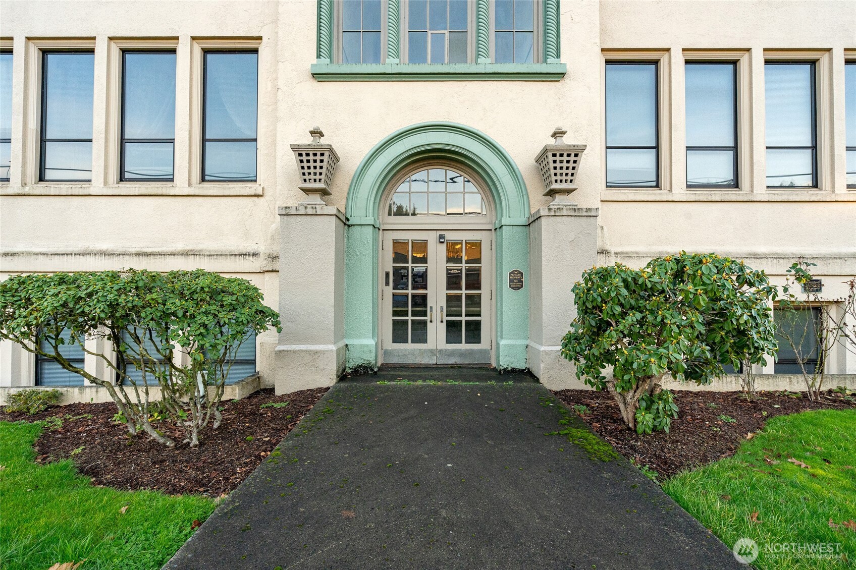 233 S Market Boulevard