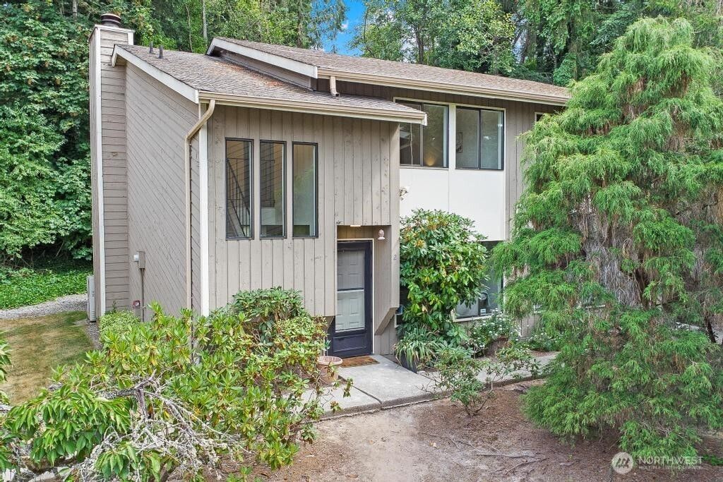Photo of 1800 Grant Avenue S #G2, Renton, WA 98055 (MLS # 2396338)