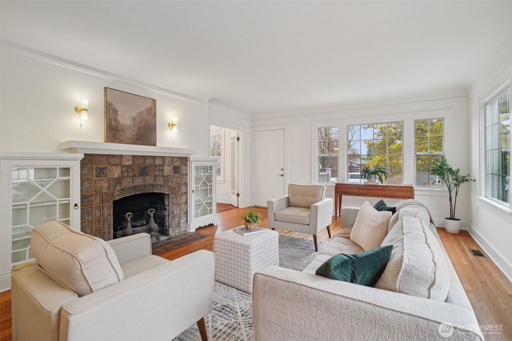 Photo of 314 N 117th Street, Seattle, WA 98133 (MLS # 2502903)