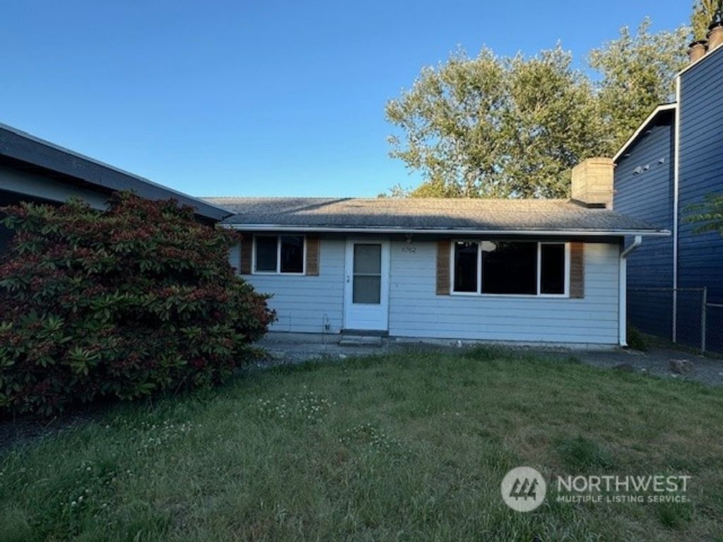 Photo of 6762 17th Avenue SW, Seattle, WA 98106 (MLS # 2264074)