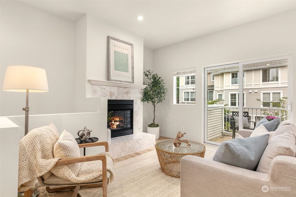 Photo of 5373 164th Avenue SE #11-4, Bellevue, WA 98006 (MLS # 2161541)