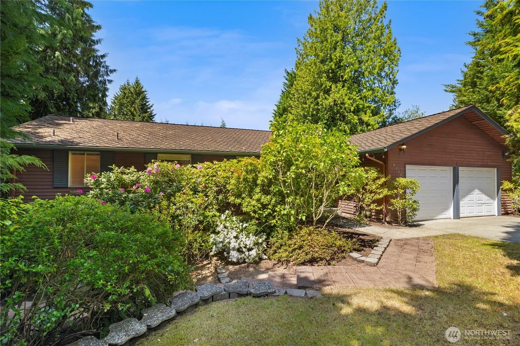 Photo of 9727 162nd Avenue NE, Redmond, WA 98052 (MLS # 2386473)