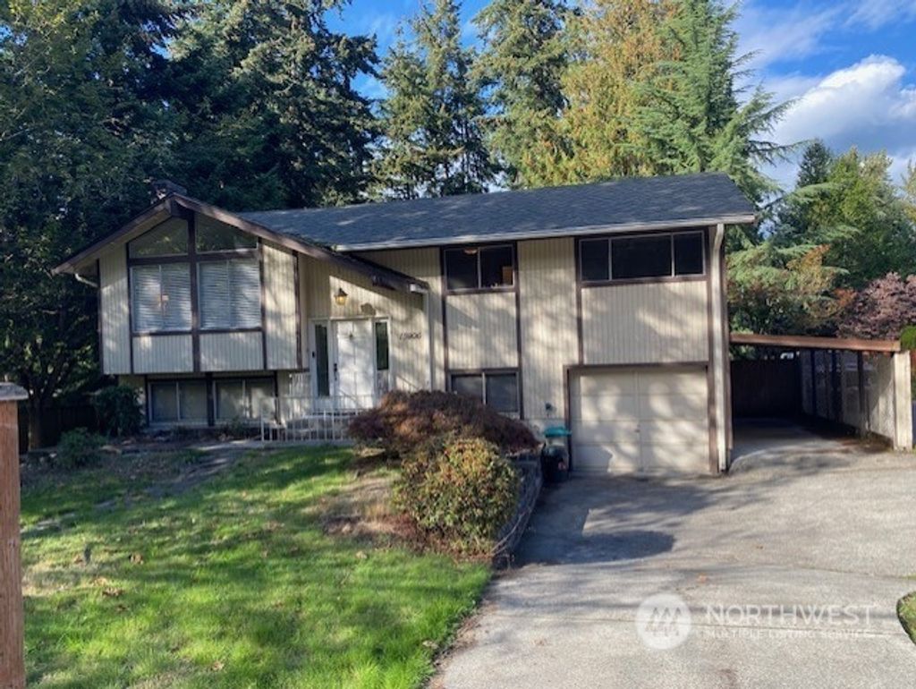 Photo of 15906 SE NEWPORT Way, Bellevue, WA 98006 (MLS # 2297408)