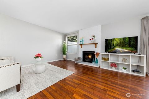 Photo of 1555 Union Avenue NE #22, Renton, WA 98059 (MLS # 2510744)