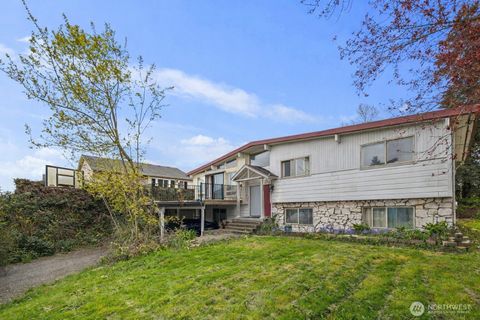 2230 S 253rd Place Des Moines WA 98198