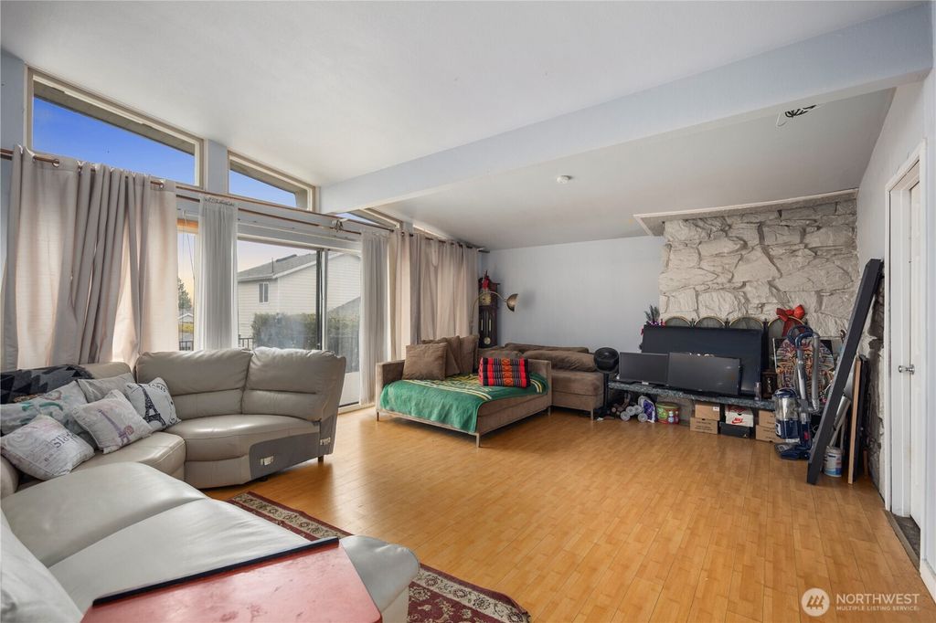 Photo of 2230 S 253rd Place, Des Moines, WA 98198 (MLS # 2509251)