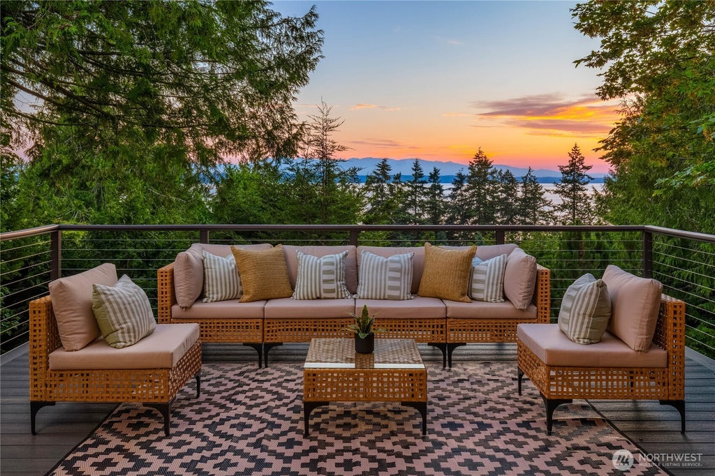 Photo of 18730 94th Avenue W, Edmonds, WA 98020 (MLS # 2552133)