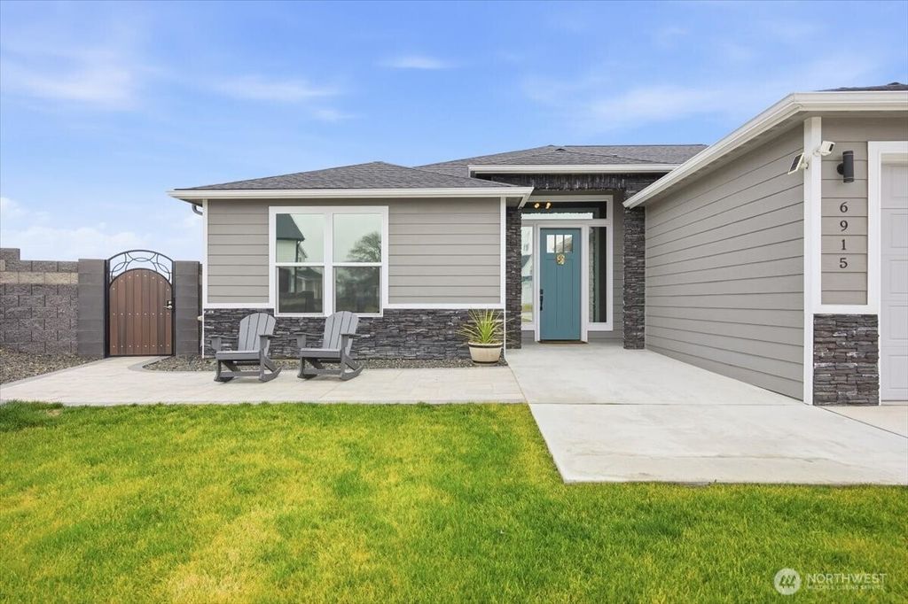 Photo of 6915 Lamb Ct Ct, Pasco, WA 99301 (MLS # 2478046)