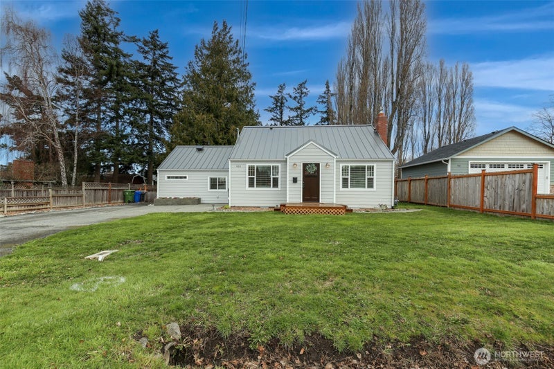 950 SE 4th Avenue