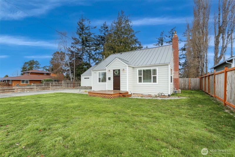 950 SE 4th Avenue