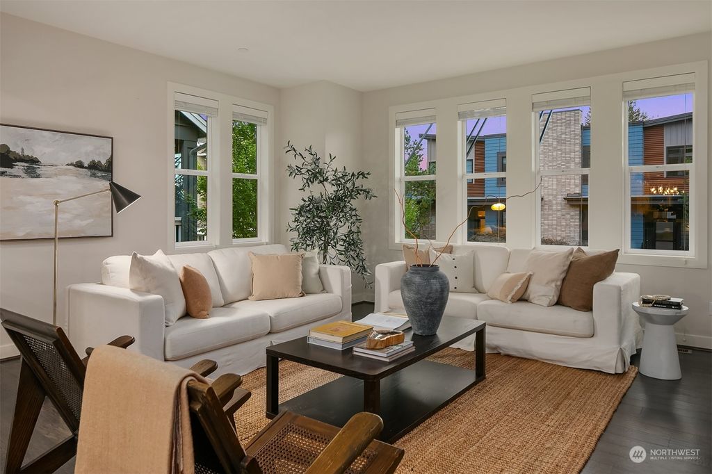 Photo of 10722 NE 65th Lane, Kirkland, WA 98033 (MLS # 2307458)